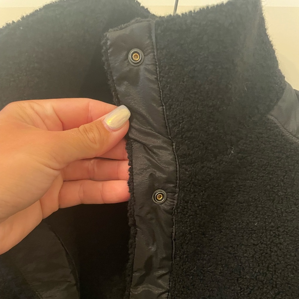 Lululemon jacket - Picture 5 of 9